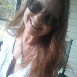 Meet your Posher, Leanne